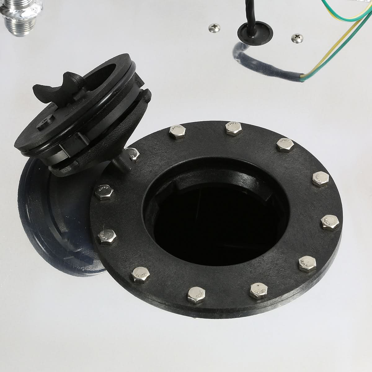15.5 Gallon Aluminum Fuel Cell Gas Tank with Level Sender - Polished - Image 4